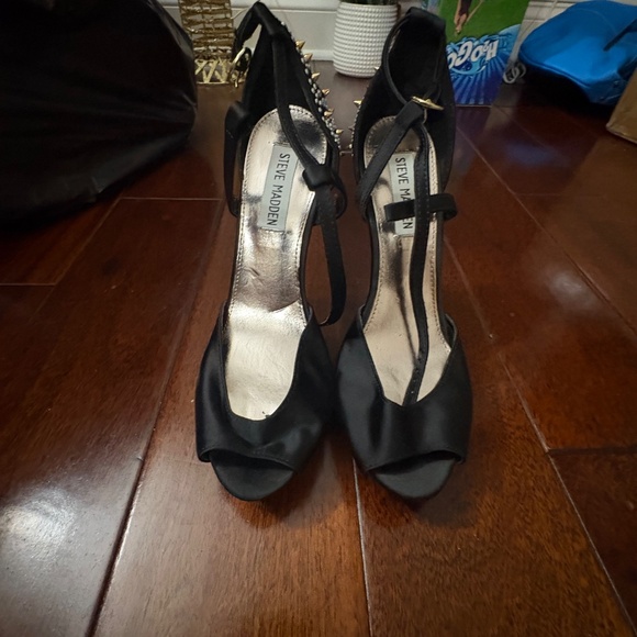 Steve Madden - Picture 2 of 3
